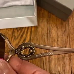 Dior Diorvolute2 sunglasses - read description carefully Dior | Accessories | Dior Diorvolute2 Sunglasses Read  main image 3